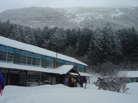 冬の丸山荘と笹ヶ峰